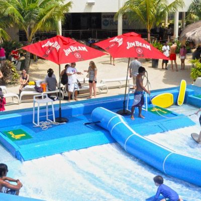 OEM Flowrider Симулятор серфинга с водяным насосом 65 кВт и мягким прочным ПВХ для аквапарков 15,3 м * 9,3 м