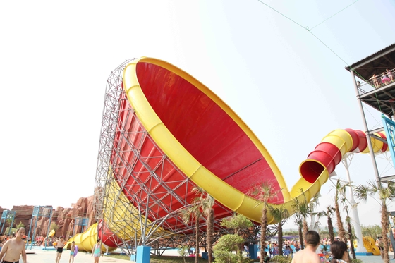 Скольжение воды торнадоа оборудования парка воды супер над Waterslide бассеина земли