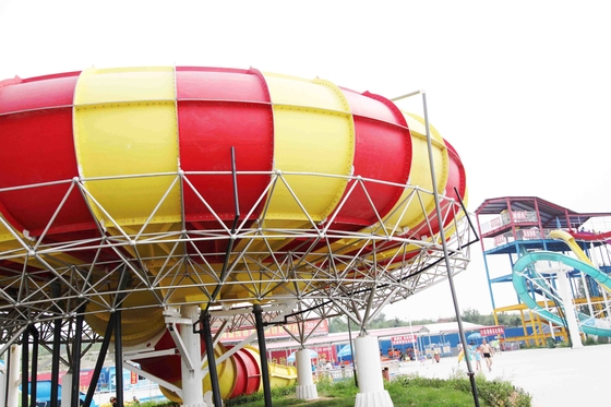 скольжение воды шара космоса 16m конструкция парка красных/желтого цвета Aqua