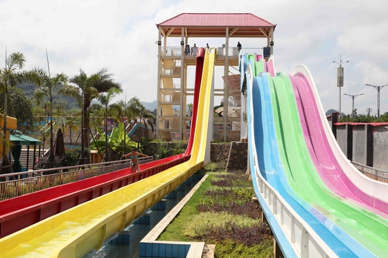 Скольжения воды радуги изготовленные на заказ Waterpark для игры воды семьи