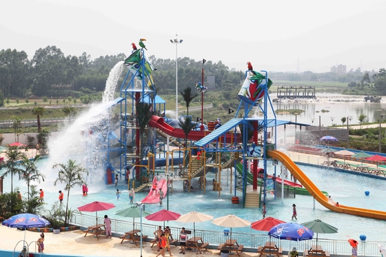 Прочная спортивная площадка Aqua с скольжениями Waterpark и смешной ведром воды