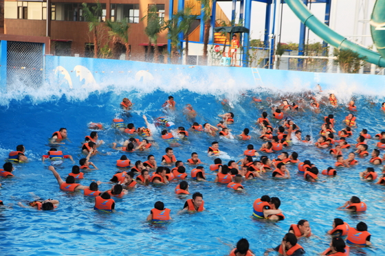 Waterfun Big Surfing Tsunami Ocean Water Wave Pool With Waves Park Vacuum 3 Meters High