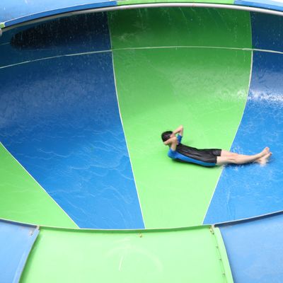 Легкие водные горки шара космоса водных горок стеклоткани установки для аквапарк