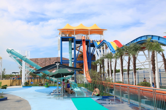 Водная горка из стеклопластика Vison Aqua Loop, высота платформы 16 м