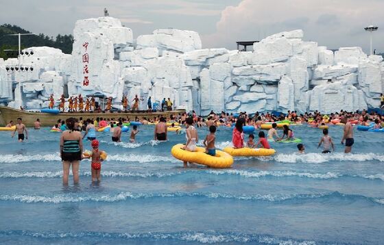 PLC Controlled Pneumatic Wave Pool with Hot-dip Galvanized Steel Structure and 10+ Wave Patterns